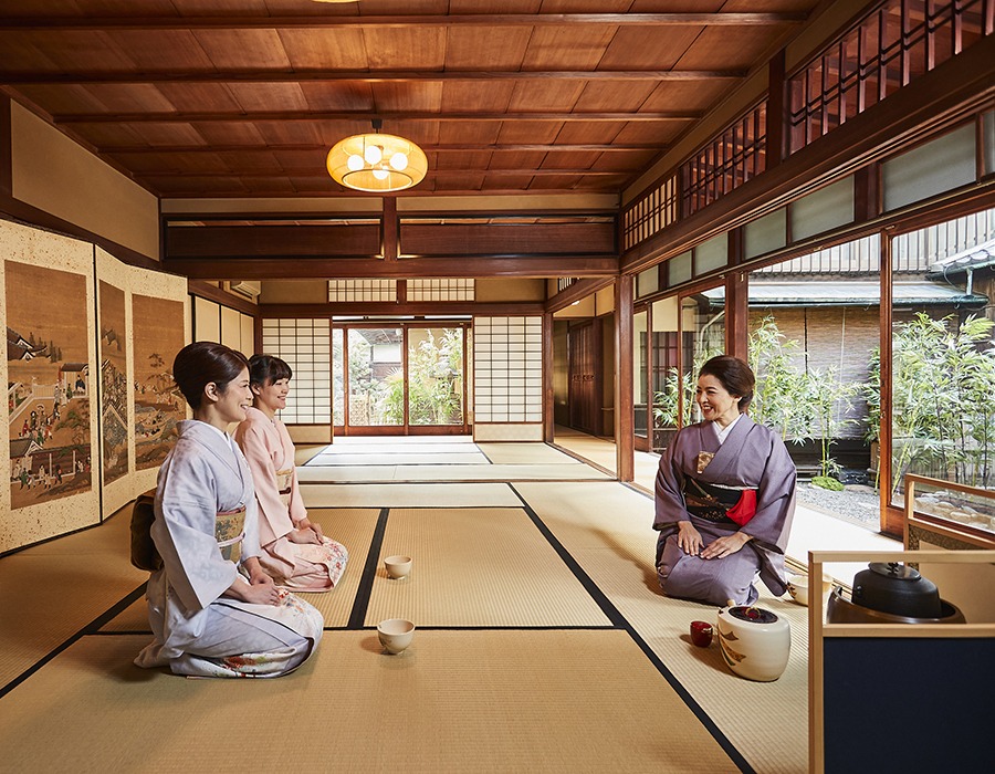 Kimono + Tea Ceremony in Kyoto